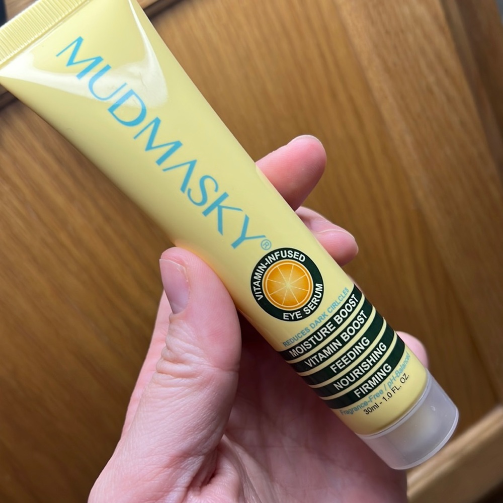 Mudmasky vitamin infused eye serum